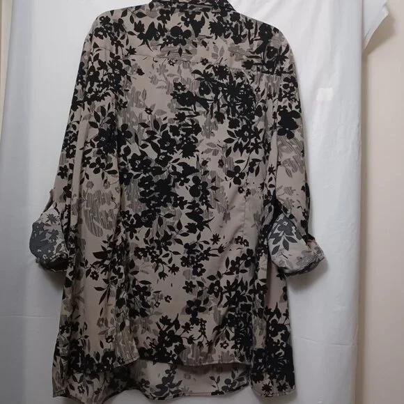 MAGGIE BARNES CONVERTIBLE SLEEVE FLORAL PRINT BUTTON DOWN SHIRT - Picture 10 of 15